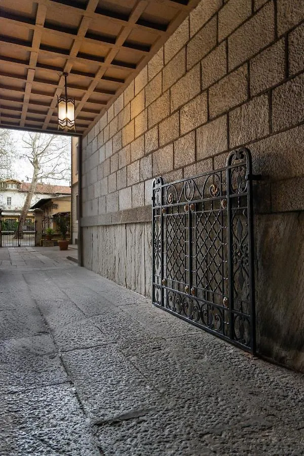 Interno Appartamento In Un Castello Storico In Centro ミラノ 0*,
